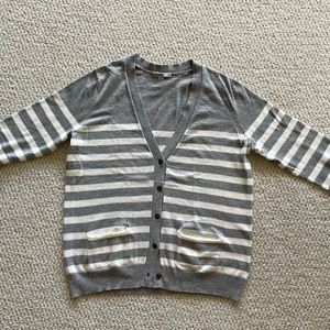 Gap gray and white button down sweater